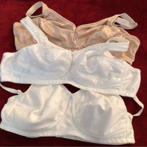 Already Sold! Postmark is not canceling my sold items. Sorry!